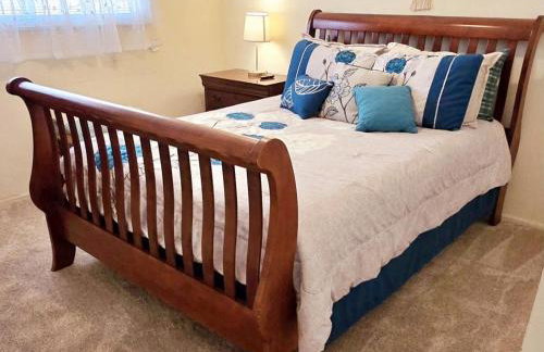 Hot Air Balloon Haven, Hot Tub, King Bed, Office, Foosball, Bball - Foto 43