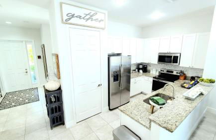 PoshPadz Pool Villa, Hot Tub, Near Beach, Sleeps 6 - Photo 41