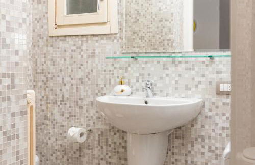 ArtStay - Exclusive Apt, Free Parking, Metro, Tram - Foto 17