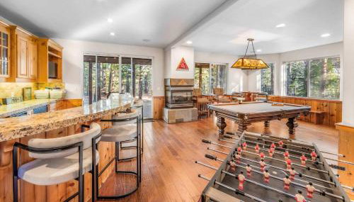Fully Remodeled Tahoe Retreat with Game Room and Hot Tub - Foto 3