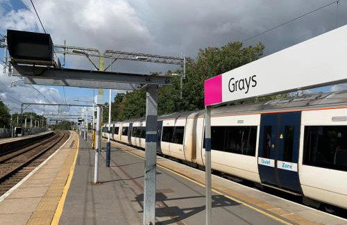 Cosy 1-Bedroom Apartment in Central Grays with Parking & Excellent Transport Links - Foto 20