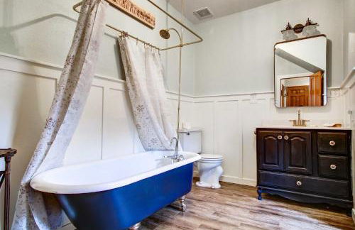 Monument Retreat - Walk to Local Dining and Shopping - Foto 17