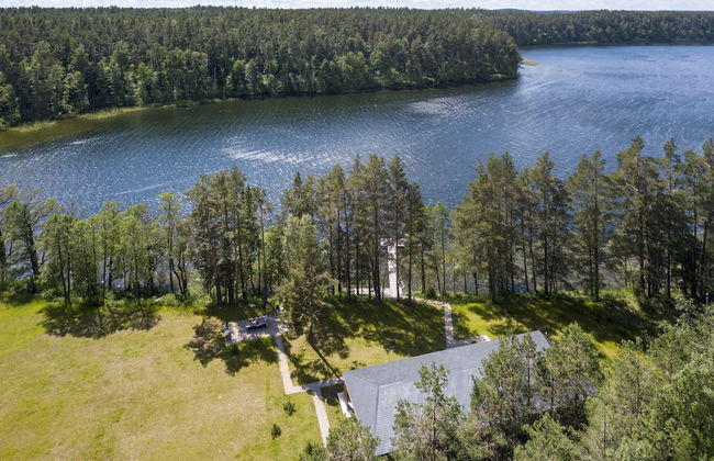 The Lake. Unique Waterfront Villa - Photo 51