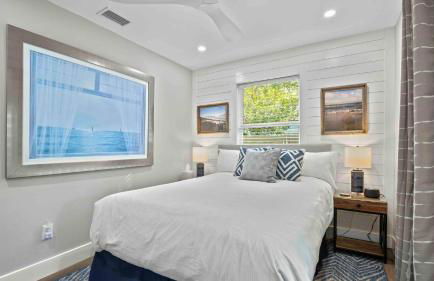 The Surf House: Stylish 2BR Haven - Foto 20