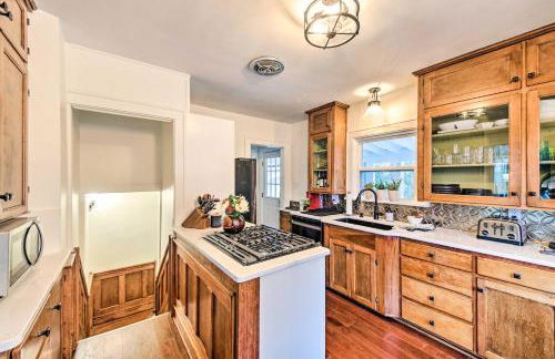 Renovated Bloomington Home - Steps to Campus! - Photo 22