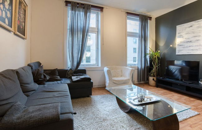 StayPlus Comfy 1BR Apt - Hip Area - Photo 6