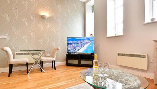 Beautiful 1 Bedroom Apartment in Newport Centre - Pass the Keys - Foto 5, Other