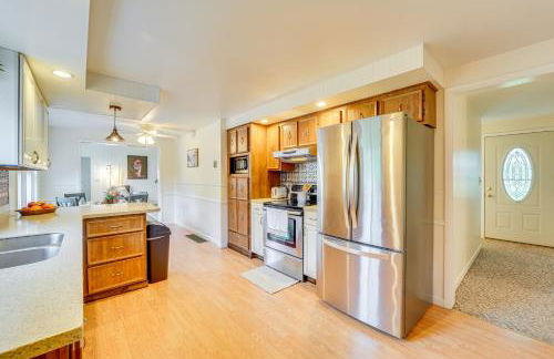 Mtn-View Escape with Large Yard in Duncansville! - Foto 9