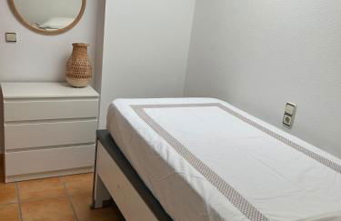 Duplex with spacious terraces and stunning sea views, right next to the beach - Foto 22