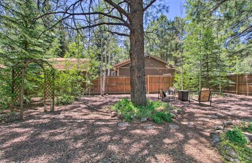 Cozy Forest Retreat! Pet-Friendly Pinetop Cabin - Foto 23