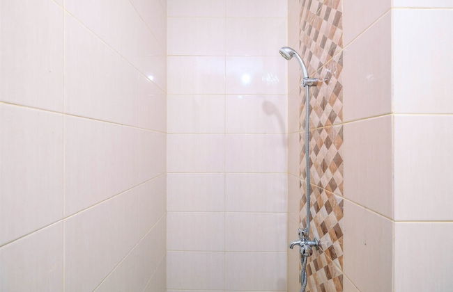 Cozy Studio with Bunk Bed at Dave Apartment near UI - Foto 16