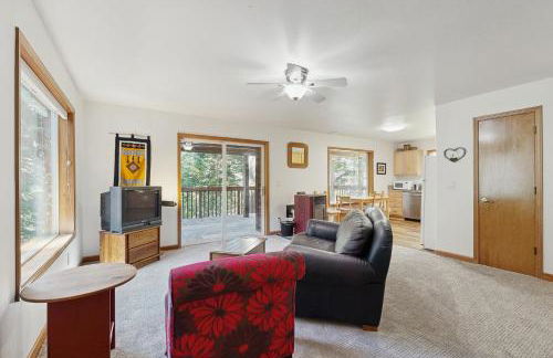 Brooke and Dan's Retreat -3 bedroom home plus a 2 bedroom apartment - Foto 12