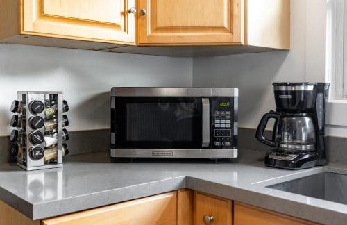 Modern Oasis with Pool & Jacuzzi near Universal Studios - Foto 13