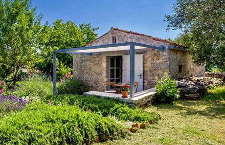 Lovrini Dvori - Photo 3