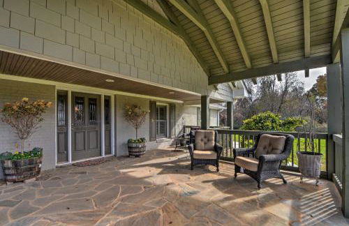 Serving Southern Charm at this Clarkesville House! - Foto 24