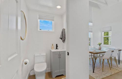 Stylish Phoenix Townhome - Foosball Table, Laundry, Parking! - Foto 16