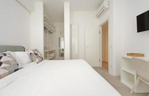 Brand New Modern Apt 2 Stops to Colosseum - Photo 42