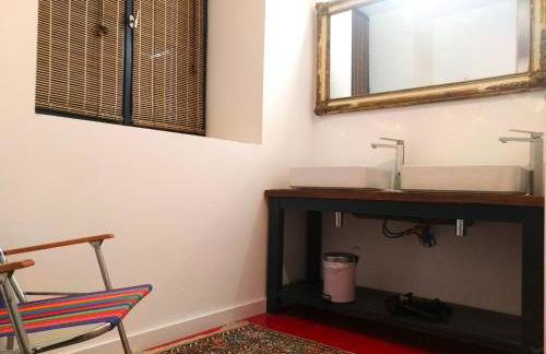 "La Case" - Magnifique ferme rénovée au cœur de la nature - Piscine privée sans vis-à-vis - Vue dégagée - Jardin - Stationnements gratuits devant la propriété - Belles prestations - Foto 25