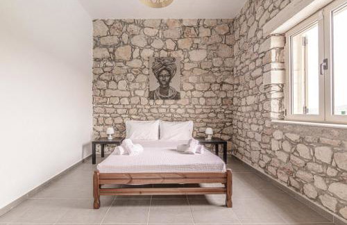 Elysian Stone Villa with Pool & Mountain View - Photo 44