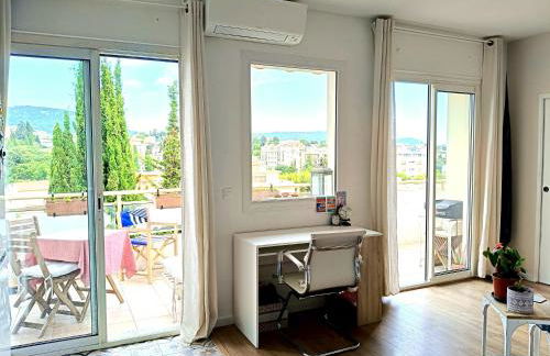 Stunning 2 bedroom apartment with Terrace and Sea view, Nice Cimiez Liberation - Foto 9