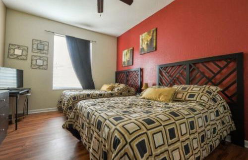 2 Bedroom private lakeview by Conference Center and Epic Universe walking distance - Foto 3