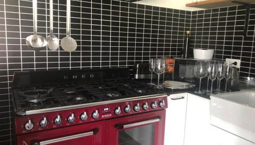 Sunshine Guesthouses in Azeitao and Algarve - Foto 4, stove, dishwasher, toaster