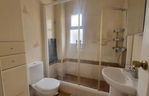 CYV Simple living near beach w pool in Fuengirola - Photo 4