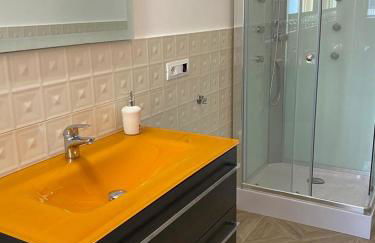 Golden House - Photo 3