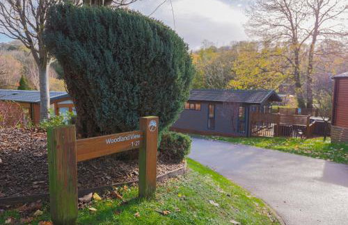 Spacious Oak Cabin with Hot Tub - Devon - Foto 38