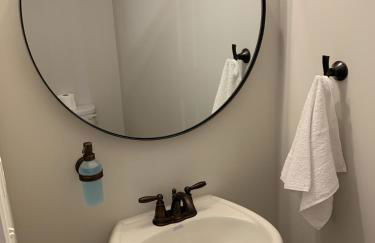 Fully Fenced & Fitted 4BR Near LakePoint Sports - Foto 77