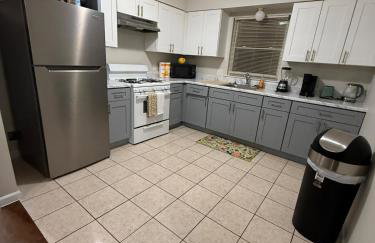 COZY 3 bedroom APT near EWR Downtown NYC - Photo 10