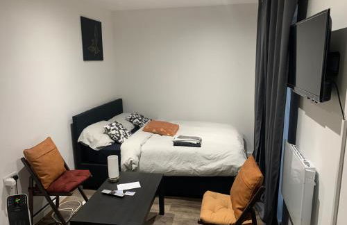 Cosy 1-bed Studio in Northolt - Foto 4