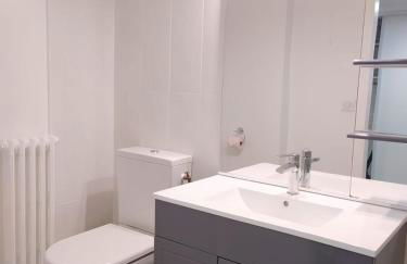 KO T2 avec grand balcon filant, Wifi, Clim à 4 min Remparts - Photo 22