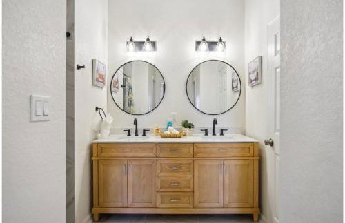 Sleek 4BR3BA Urban Living w Downtown Views - Foto 19