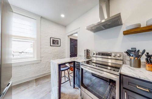 NEW Luxury Home near Downtown Close to Nulu - Foto 20