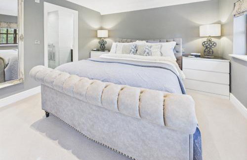 3 beds Luxury Family Home with Self-Check in & Direct Train to London - Foto 7