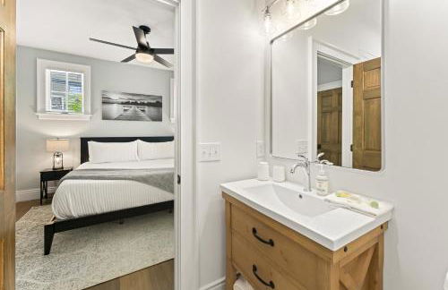 Lakeside Retreat Sleeps 22 Dock Grill Game Room - Foto 15