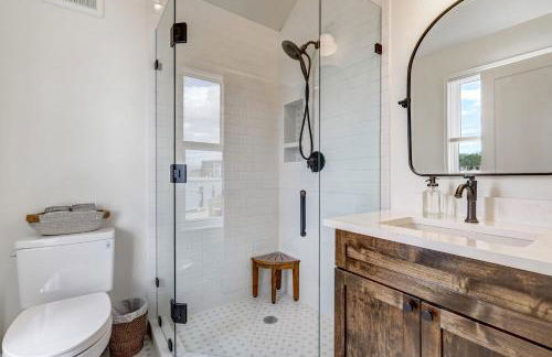 Whitewater Peak - Cozy Retreat with Scenic Views - Photo 3