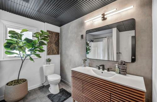 Modern Stylish Urban Haven 4 Bedroom 2 Bath - Dog Friendly - Foto 45