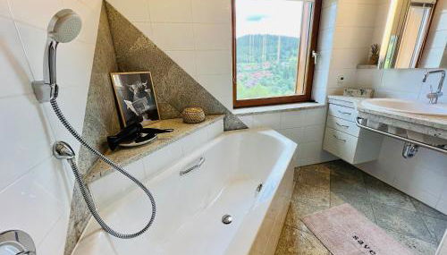 Panoramablick mit Privatparkplatz, 2 Balkone und 1,5 Bäder - Foto 5