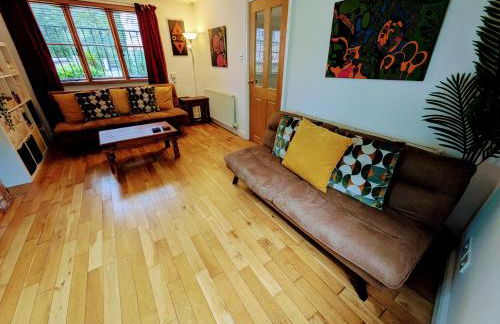 Detached House with Gated Parking in Whalley Range, Near Manchester City Centre - Foto 4