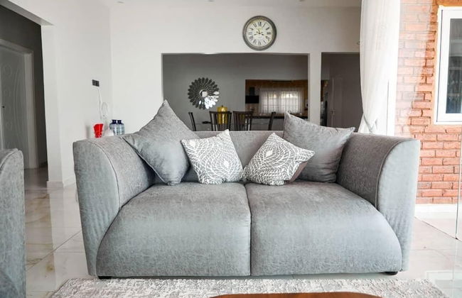 Empire Bay Beach Villa - Photo 8