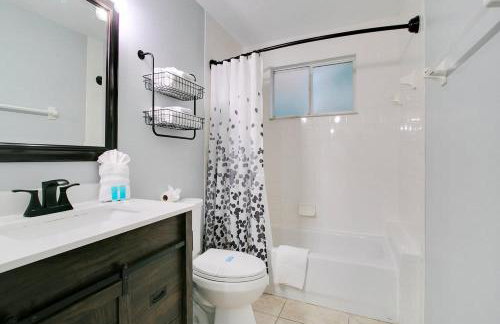 Familiar Retreat with Resort Access Near Disney - Foto 19