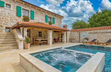 Rustic villa Kata with outdoor pool in Sveti Lovrec - Foto 2