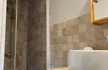 Chez Elia, pour les amoureux des vieilles pierres - Foto 32