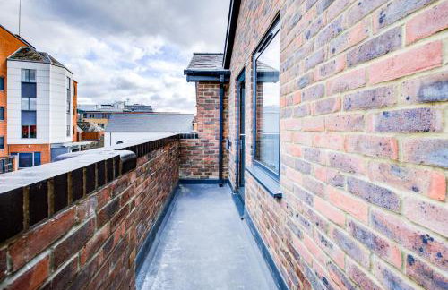 Hybrid Resi - Uxbridge, On-site car or van parking, near London Heathrow Airport - Photo 103