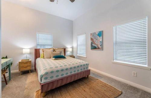 5/3 with a heated pool 2 min from beach, updated - Foto 26