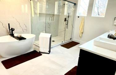 New Luxury 5BR 7BD Home Near Airport, Sleeps 10 plus - Foto 12