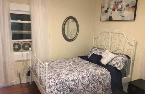 DTLA Oasis Private Bedroom with Exclusive Laundry - Steps to the Heartbeat of LA - Foto 1