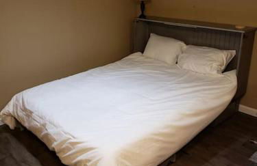 Theatrical Escape South Hill Home near Downtown - Foto 26